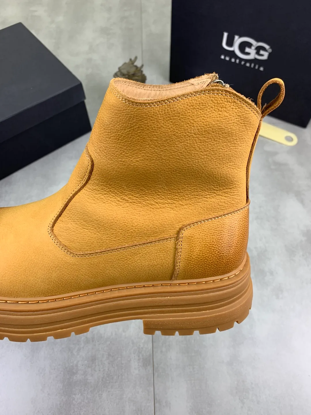 Men's men's shoes 💰P660 New arrival 🆕🆕🆕 IUGGI Men's British retro Martin boots Winter new men's outdoor hiking boots First layer of cowhide on the outside and wool on the inside Comfortable and warm Rubber sole sole Non-slip and firm Trendy and fashionable Casual and versatile Size: 38-44 (45 customized) Color: three colors